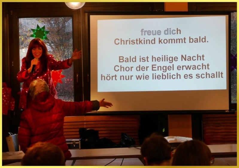 Schlagerpiratin singt beim Mitsingkonzert Weihnachtslieder! Publikum hat Spa�!