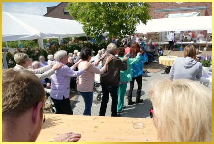 Polonaise Open Air mit Lady Moon, alias die Schlagerpiratin.