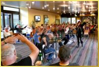 Die Schlagerpiratin unterh�lt die G�ste in der REHA-Klinik.