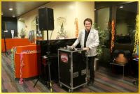 Letzter Auftritt des Jahres. Silvester. Ian am Mischpult.