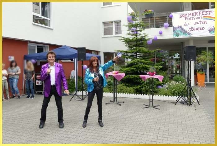 Schatzi und Schlaerpiratin im Einsatz beim Sommerfest!