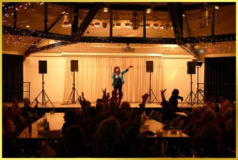 �80 Party mit Schlagerpiratin auf der B�hne!