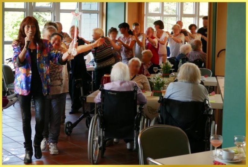 Polonaise mit Schlagerpiratin.