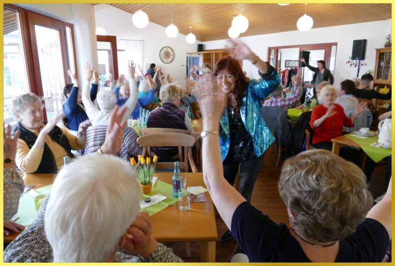 Fr�hlingsfest f�r Senioren.