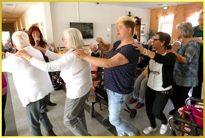 Fr�hlingspolonaise mit der Schlagerpiratin.