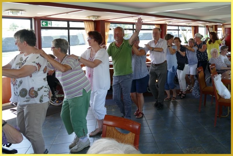 Polonaise auf dem Dampfer.