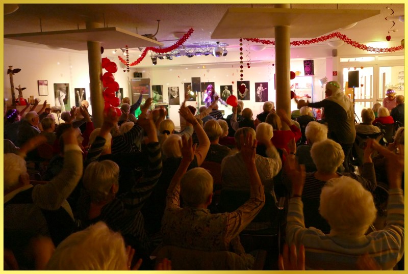 Valentinstag Feier im geschm�cktem Saal.