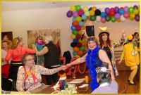 Ausgelasse Karnevalsparty.