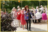 Sommerfest mit Sonne, Hitze und Schlagerpiratin.