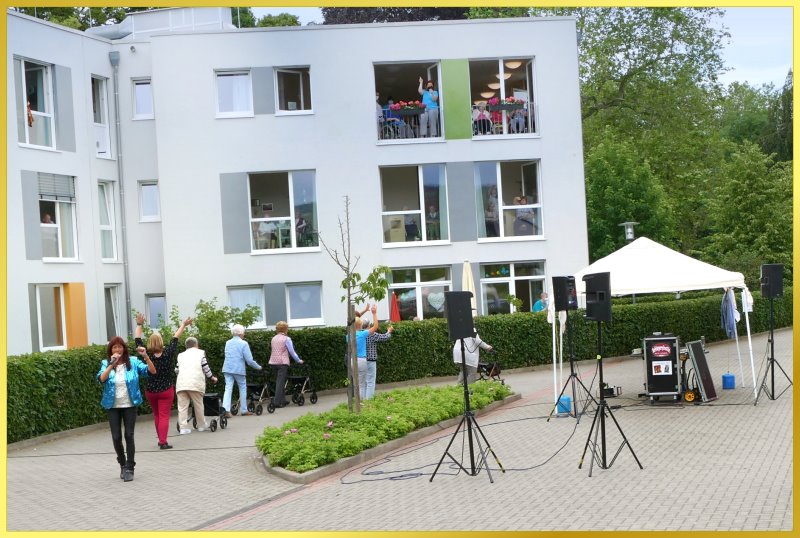 Hofkonzert mit Schlagerpiratin und Polonaise.