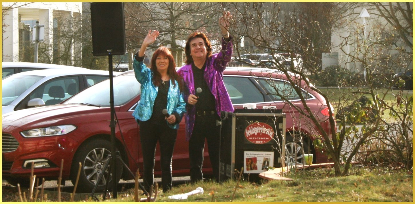 Balkonkonert mit Schatzi und die Schlagerpiratin.