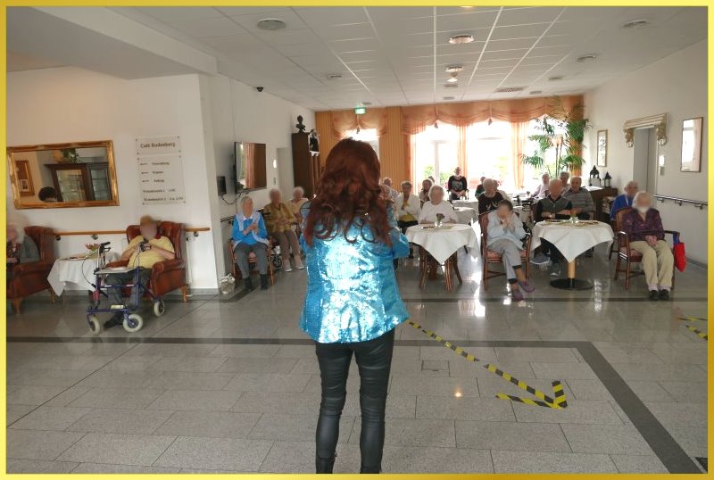 Konzert im Altenheim mit Schlagerpiratin