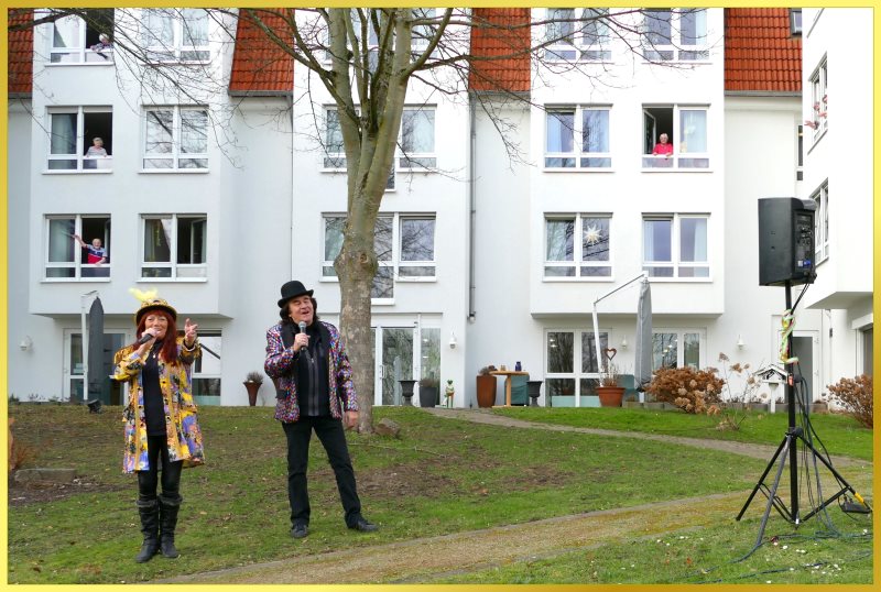 Hofauftritt im Karnevalskost�m