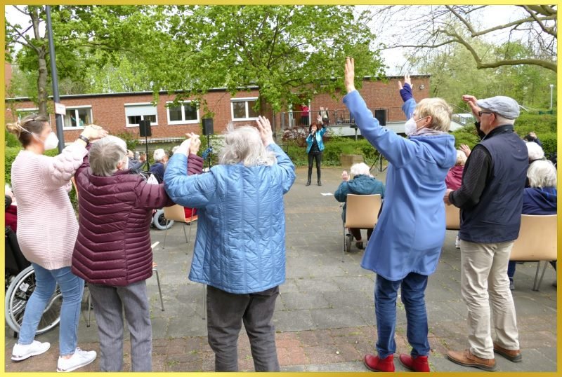 Schlagerpiratin singt beim Hofkonzert