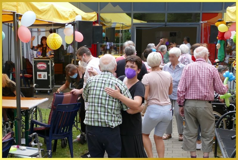 Sommerparty, Open Air, mit Schatzi und Schlagerpiratin.