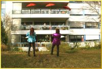 Schatzi und Schlagerpiratin singen.