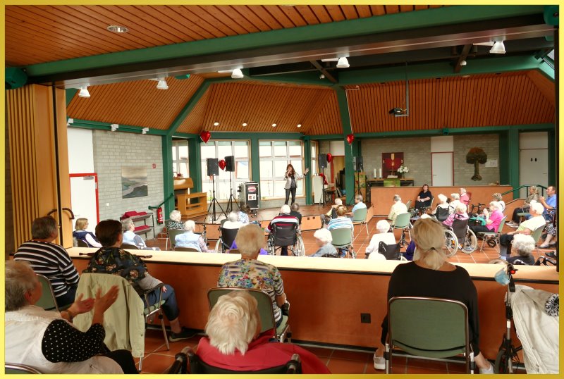 Schlagerrevue im Saal