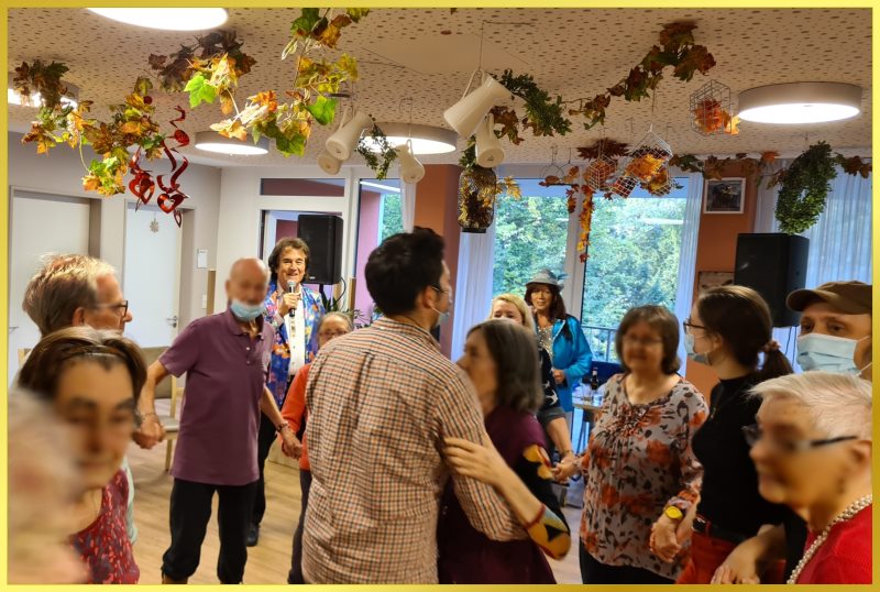 Publikum tanzt, Schatzi singt.