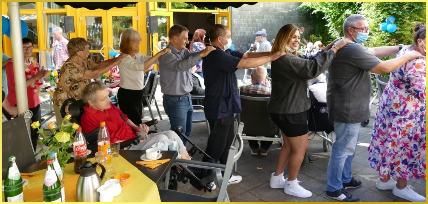 Polonaise Blankenese beim Sommerfest.