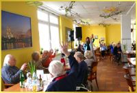 Fr�hlingsfest im Seniorenheim