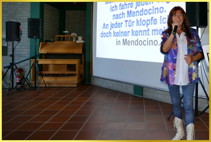 Schlagerpiratin singt Mendocino.