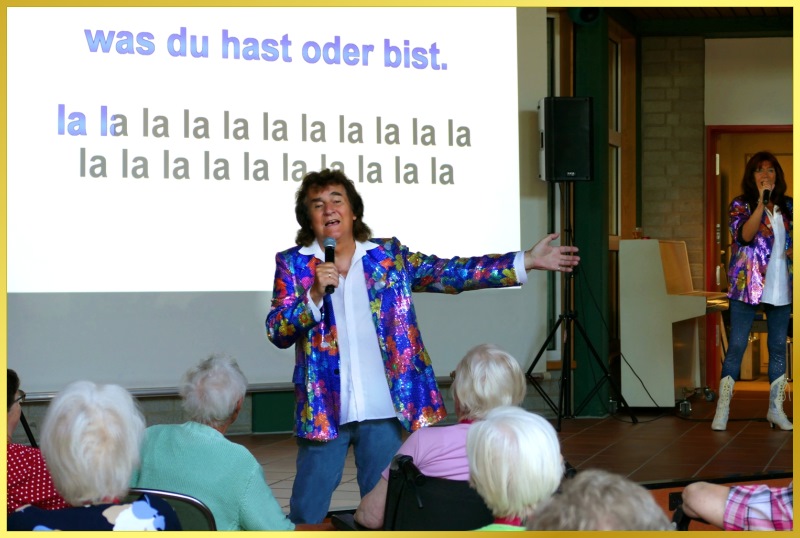 Schatzi singt, Publikum schunkelt.