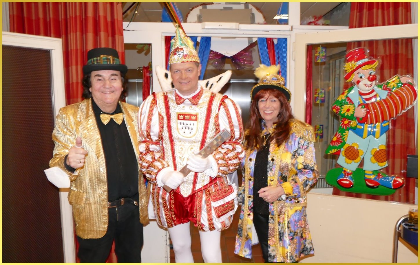 Karnevals Prinz Boris I. mit Schatzi und Schlagerpiratin.