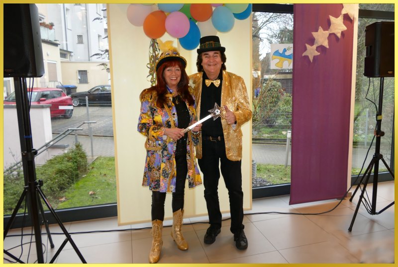 Schatzi & die Schlagerpiratin im Karnevalsoutfit.