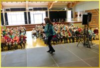 Schlagerpiratin in Aktion in der Peter-Giesen-Halle.