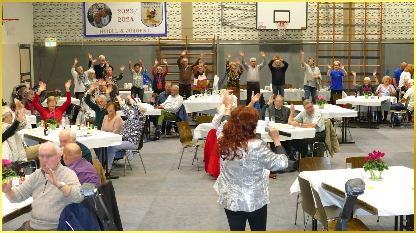 Alle H�nde oben. Schlagerpiratin singt dazu.