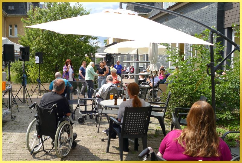 Die Schlagerpiratin singt. Publikum tanzt!