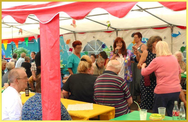 Gro�es Sommerfest mit Schlagerpiratin und Schatzi.