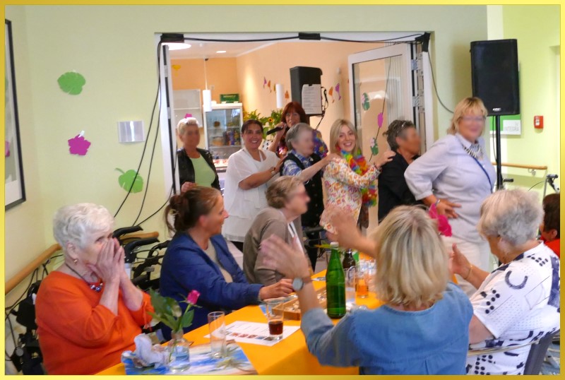 Party in 2 R�umen mit Polonaise.