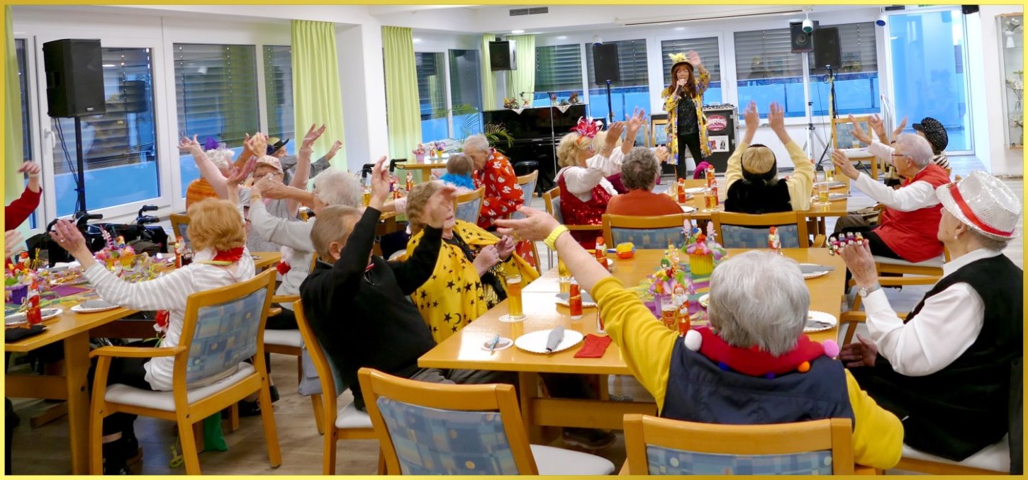 Karneval mit fr�hlichen Senioren*innen.