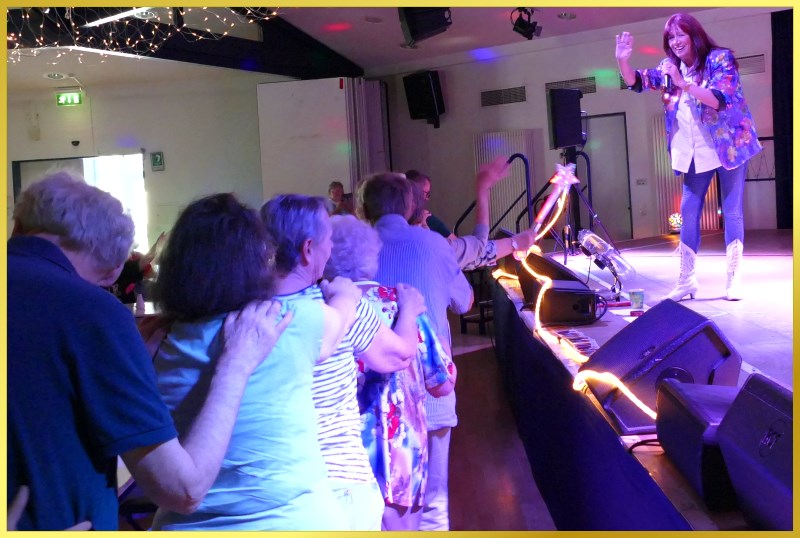 �80 Party mit der Schlagerpiratin und Schatzi.