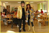 Schatzi und Schlagerpiratin bei Karnevalsfeier.