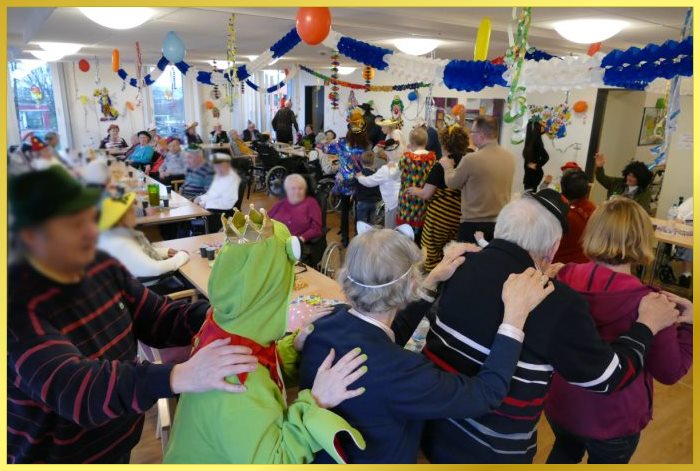 Polonaise mit der singenden Schlagerpiratin