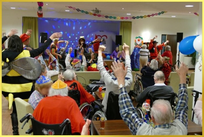 Happy Karneval! Die H�nde hoch!