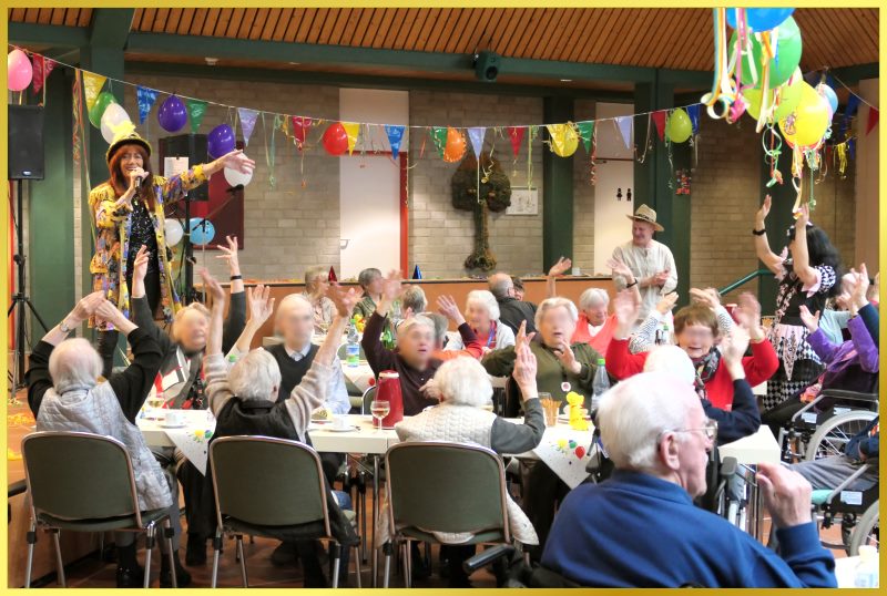 Super Karnevalsparty mit H�nde hoch usw.