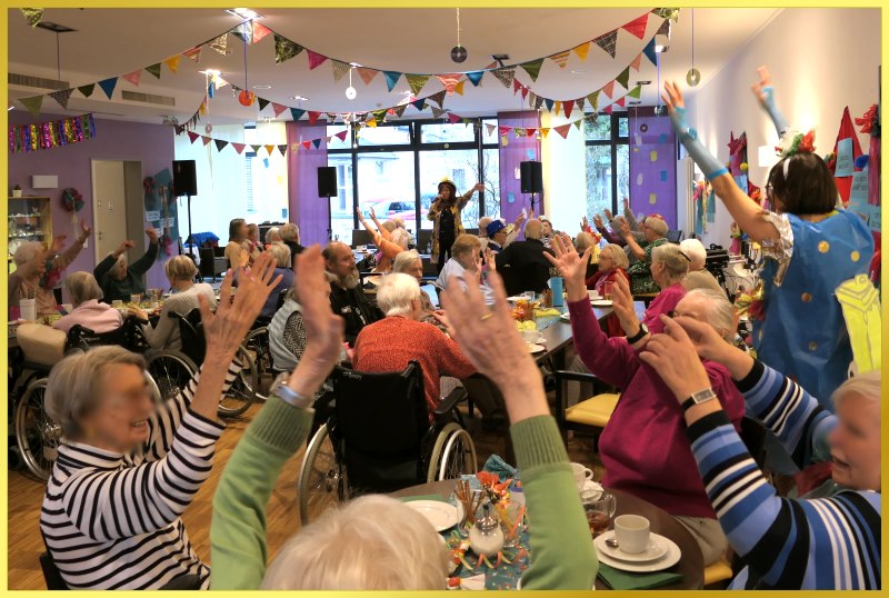 Stimmung im vollen Saal.