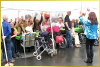 Seniorenfeier im Regen.