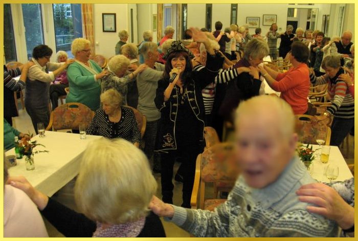 Polonaise quer durch den Saal und ich singe ganz entspannt!